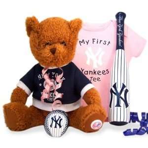  Future Yankees MLB Girl New Baby Gift Set: Everything 