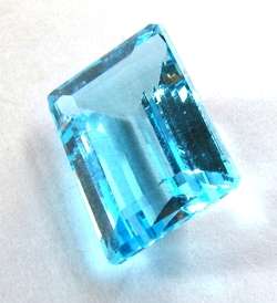 AQUAMARINE GEM Emerald CUT 8.84CT OLD Stock  