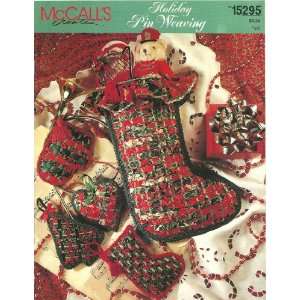  Holiday Pin Weaving Christmas Craft Pattern By McCalls Patterns 
