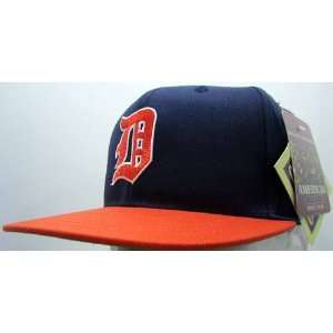  Detroit Tigers Vintage Retro Snapback Cap: Sports 