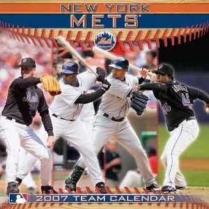  New York Mets 2007 Team Wall Calendar: Sports & Outdoors