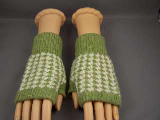 Houndstooth arm warmers knit fingerless gloves texting  