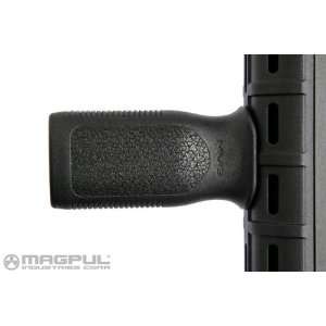  Magpul MVG MOE Vertical Grip   Black   MAG413 BLK Sports 