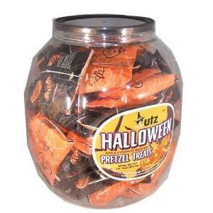 Halloween Pretzel Packs Trick or Treat Pretzel Treats 70 Count Tub (4 