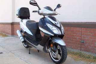 Sporty Black 150 cc Scooter Moped Gas Bike 4 Stroke with Trunk and 