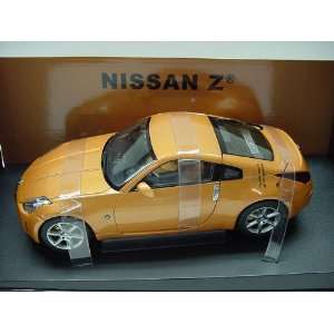  1/18 Scale AutoArt RARE 2002 Nissan 350Z LHD in Sunset 