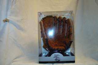 DISNEY RIGHT HANDED 11 FIELDERS LEATHER GLOVE SIGNATURE COLLECTION 