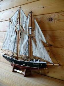 PRE ASSEMBLED 15 in BLUENOSE MODEL SHIP! BOATS NAUTICAL  