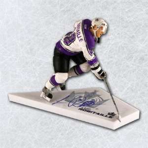  LUC ROBITAILLE Los Angeles Kings SIGNED McFarlane SP   NHL 