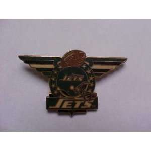  New York Jets Wings Pin   1995: Sports & Outdoors