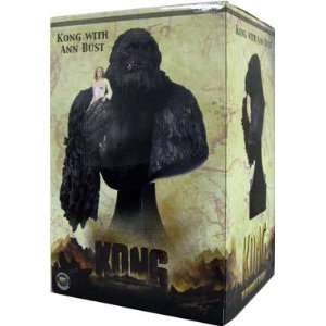    King Kong: Kong with Ann Limited Edition Bust: Toys & Games