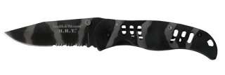 Smith & Wesson HRT. URBAN CAMO Serrated Folding Knife   NEW IN BOX 