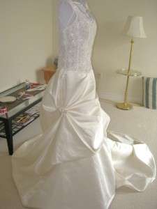 NEW NWT $1200 Demetrios Ilissa Wedding Dress Bridal Gown 10 Ivory Lace 