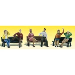   Scenic Accents People on Benches (6 Figures & 3 Benches) Toys & Games