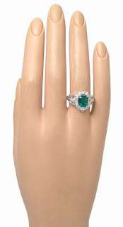   stylish platinum diamonds and emerald beautiful ring the ring is well