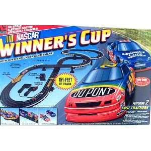   Nascar Winners Cup H.O. scale road racing slot car set: Toys & Games