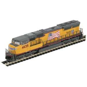  N RTR SD70M, UP/Flag #4635 Toys & Games
