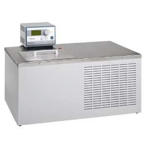 28.4 liter High Stability Digital Controller Refrigerated 