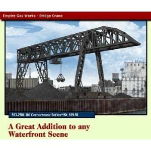   : Walthers Cornerstone Series Kit HO Scale Bridge Crane: Toys & Games