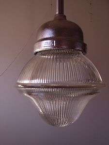 CROUSE HINDS VDA HOLOPHANE INDUSTRIAL LIGHT FIXTURE  