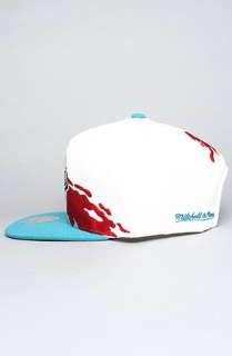 Mitchell & Ness The Detroit Pistons Paintbrush Snapback Hat in Teal 