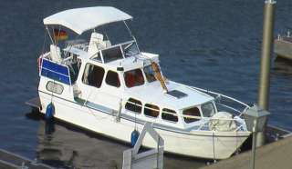 Motoryacht/Motorboot mit 2 Steuerständen, verzinkter Stahl in Parchim 