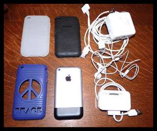 Apple iphone 1st Generation 8GB Collectors Item Bundled With Cases 