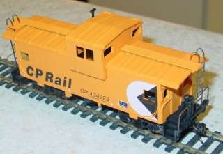 Athearn CP Rail pac man yellow Wide Vision caboose MWKD  