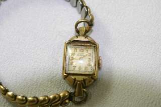 Vintage Elgin De Luxe Ladies Wristwatch 17 Jewels  