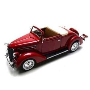  1936 Ford Deluxe Cabriolet Diecast Car 1:18 Red: Toys 